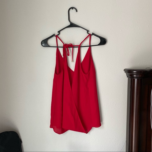 Red flowing top with criss crossed straps - Picture 2 of 3
